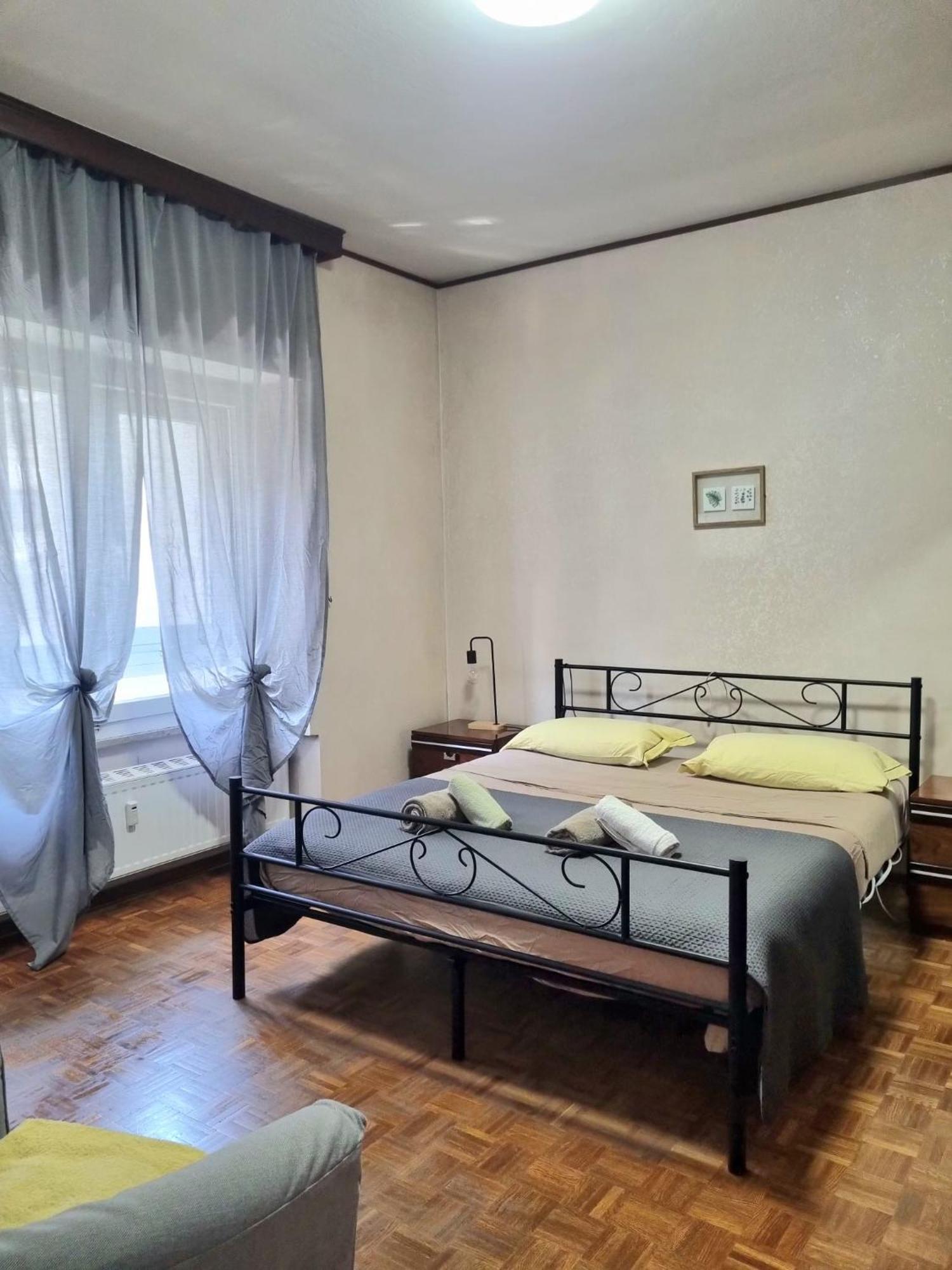 Ferienwohnung Ultimo Piano Con Parcheggio Triest Exterior foto