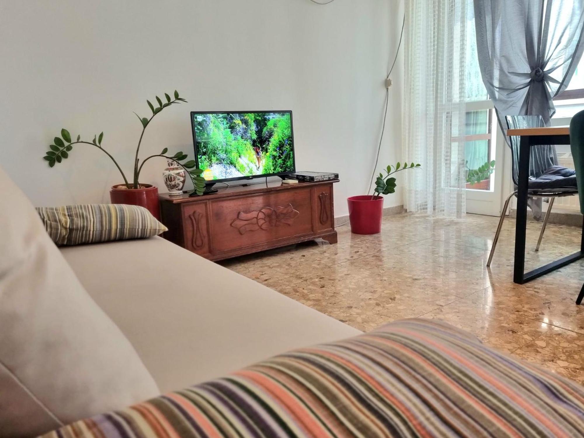 Ferienwohnung Ultimo Piano Con Parcheggio Triest Exterior foto